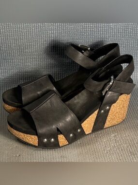 VOLATILE Women’s Ankle Strap Wedge Platform Sandals Black Size 7